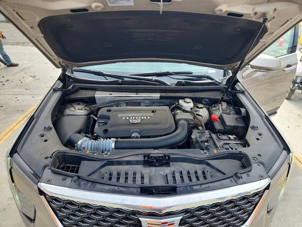 2024 CADILLAC XT4 Premium Luxury
