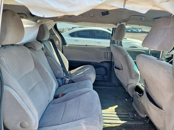 2015 TOYOTA SIENNA
