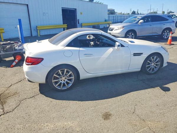 2017 MERCEDES-BENZ SLC SLC300