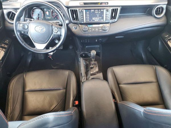 2017 TOYOTA RAV4 SE