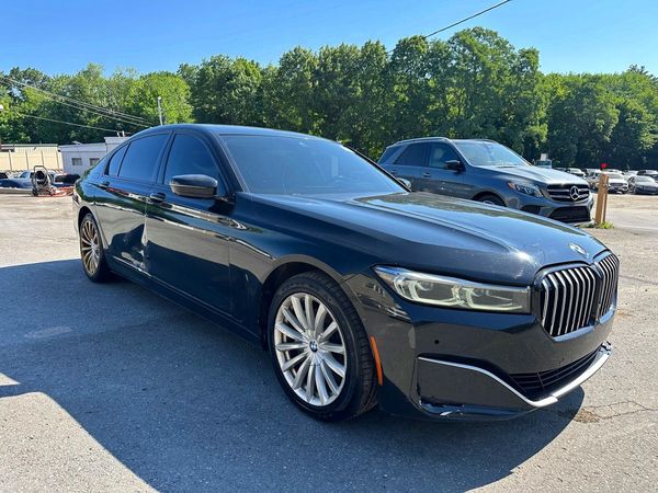 2022 BMW 740 xDrive