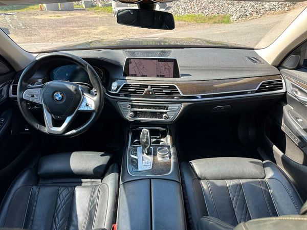 2022 BMW 740 xDrive