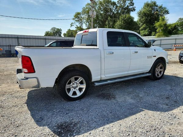 2018 RAM 1500 SLT