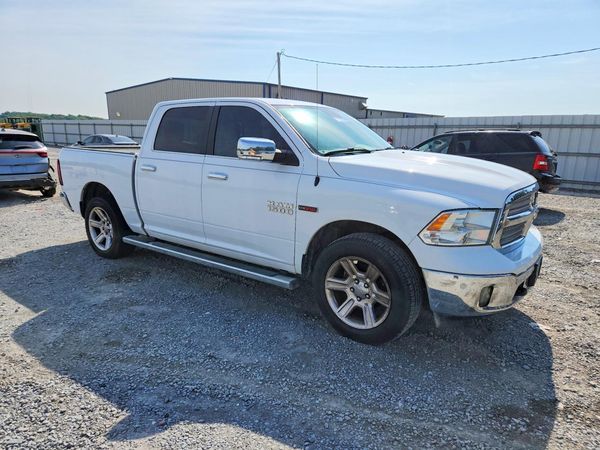 2018 RAM 1500 SLT