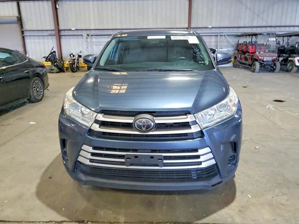 2019 TOYOTA HIGHLANDER LE/LE Plus