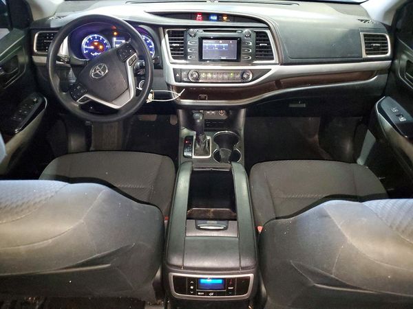 2019 TOYOTA HIGHLANDER LE/LE Plus