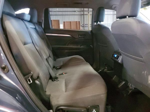 2019 TOYOTA HIGHLANDER LE/LE Plus