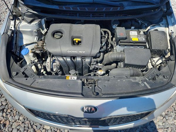 2017 KIA FORTE LX Base