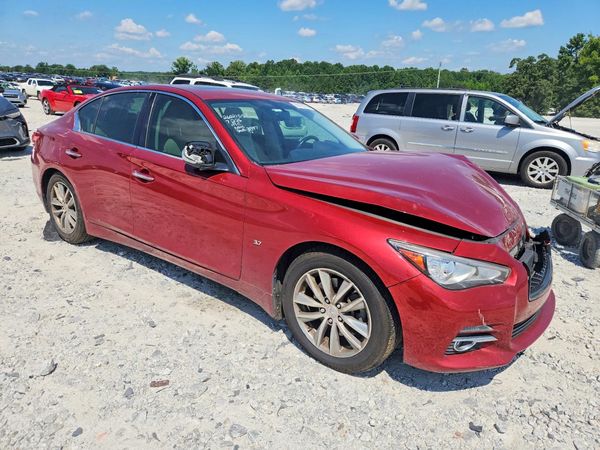 2015 INFINITI Q50