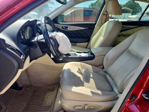 2015 INFINITI Q50