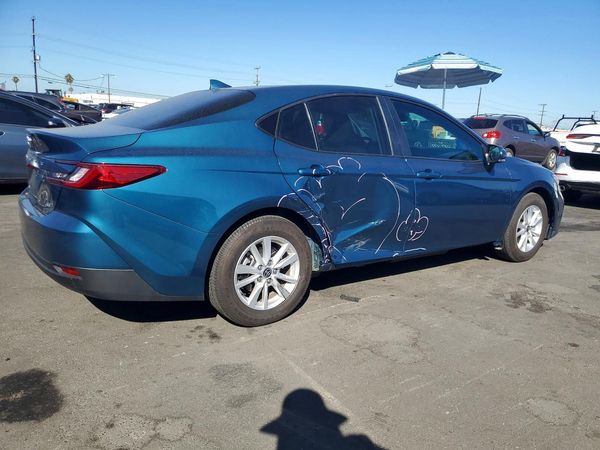 2025 TOYOTA CAMRY