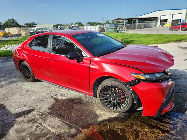 2022 TOYOTA CAMRY SE