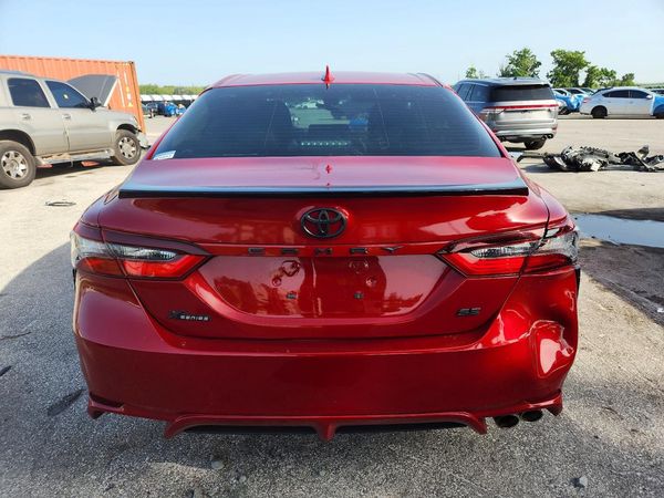 2022 TOYOTA CAMRY SE