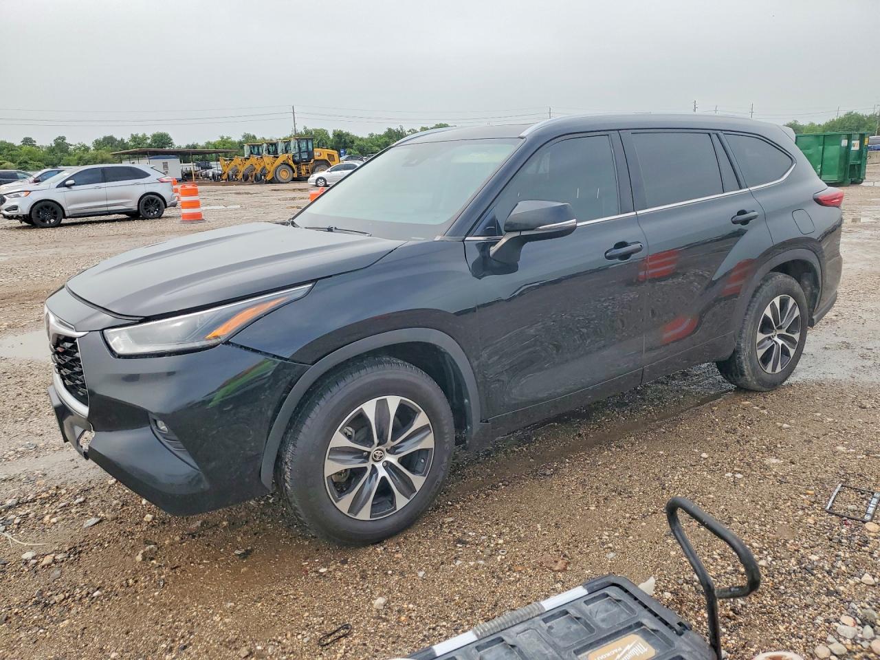 2021 TOYOTA HIGHLANDER XLE