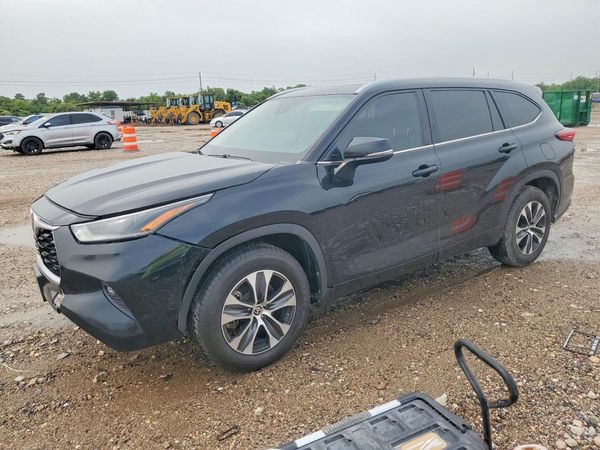 2021 TOYOTA HIGHLANDER XLE
