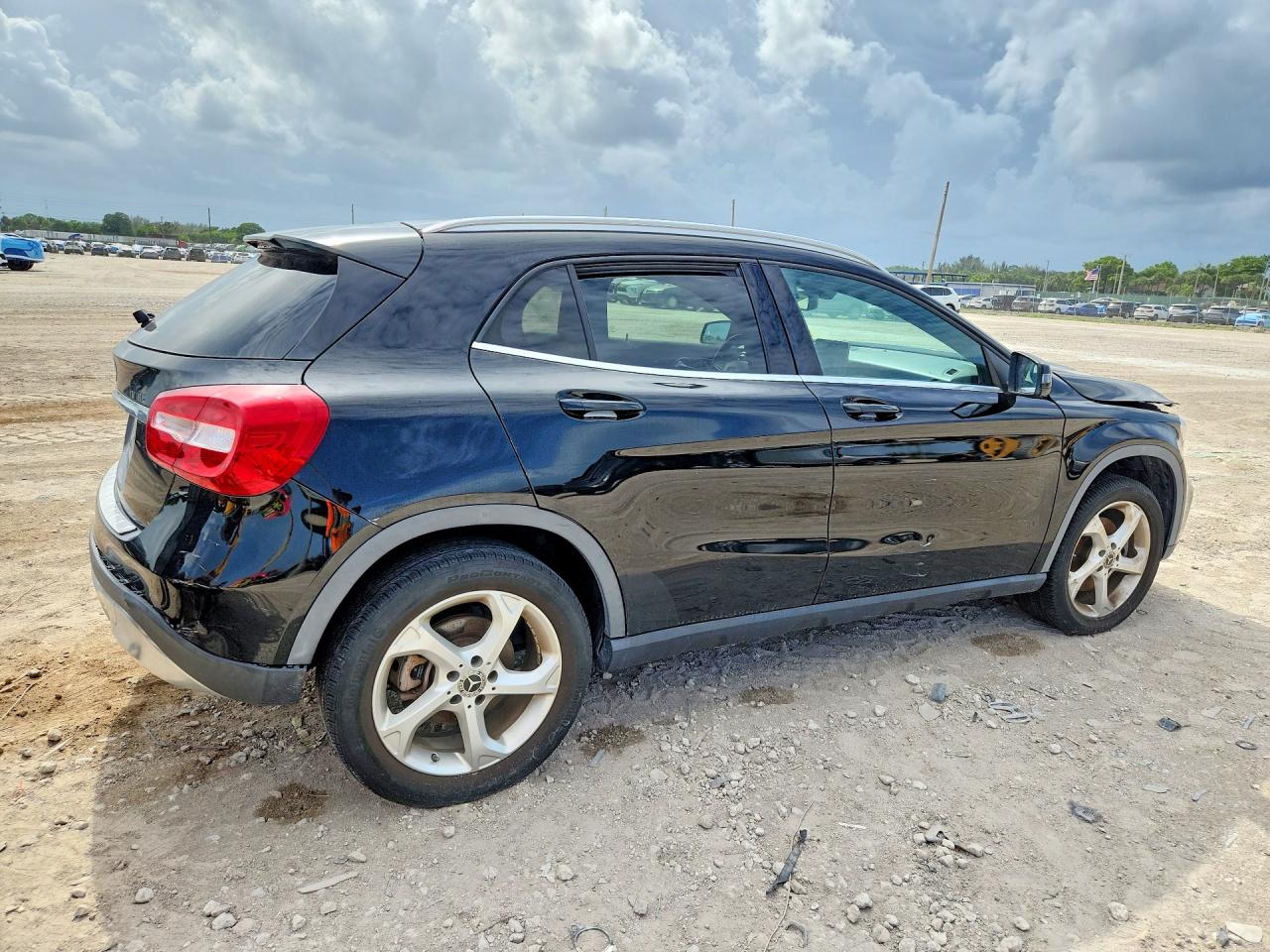 2018 MERCEDES-BENZ GLA GLA250