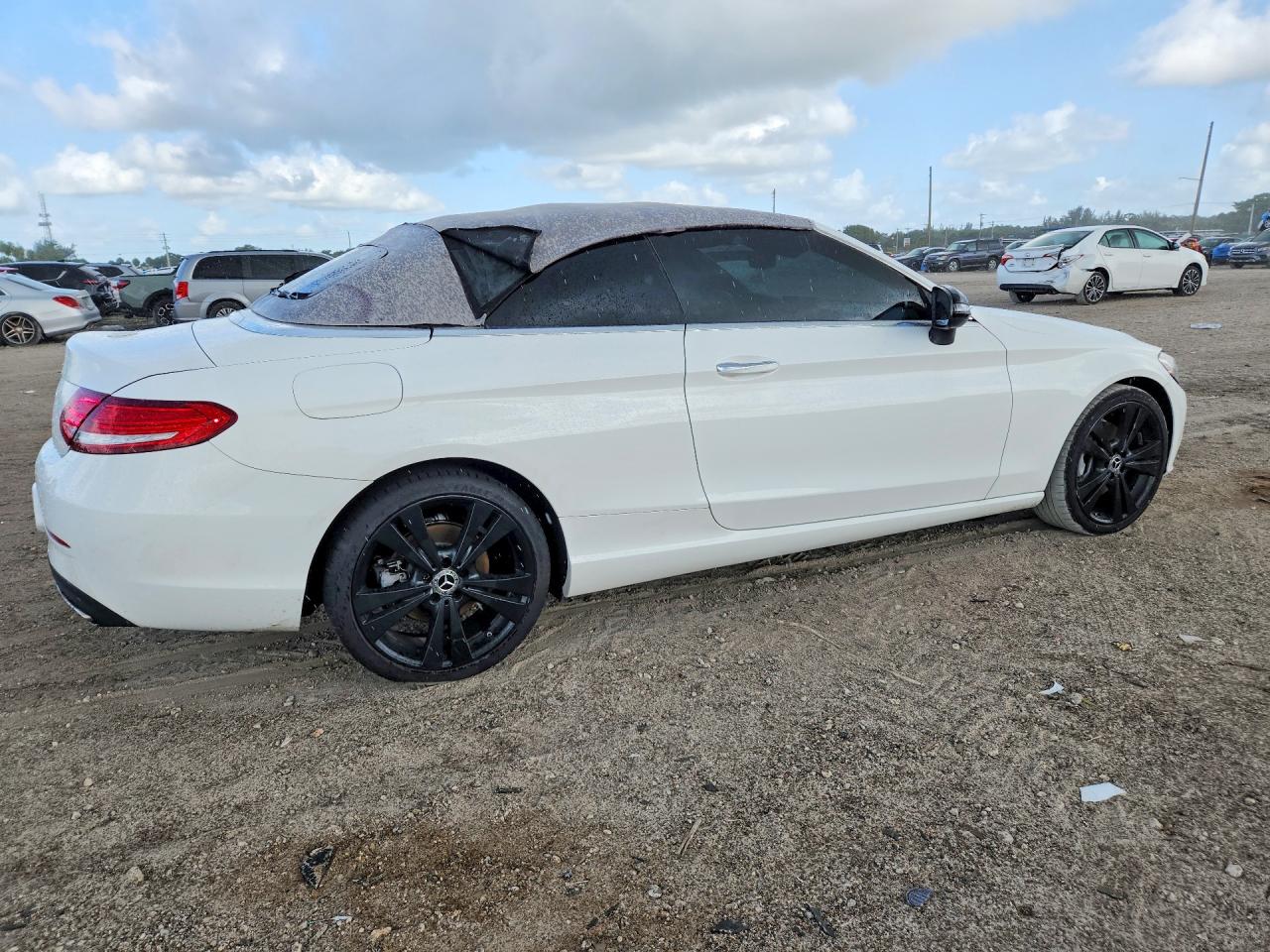 2017 MERCEDES-BENZ C C300