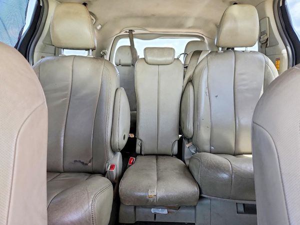 2014 TOYOTA SIENNA