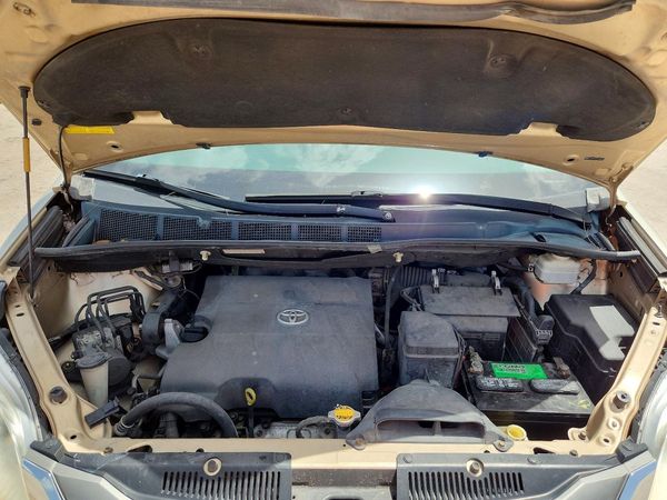 2014 TOYOTA SIENNA