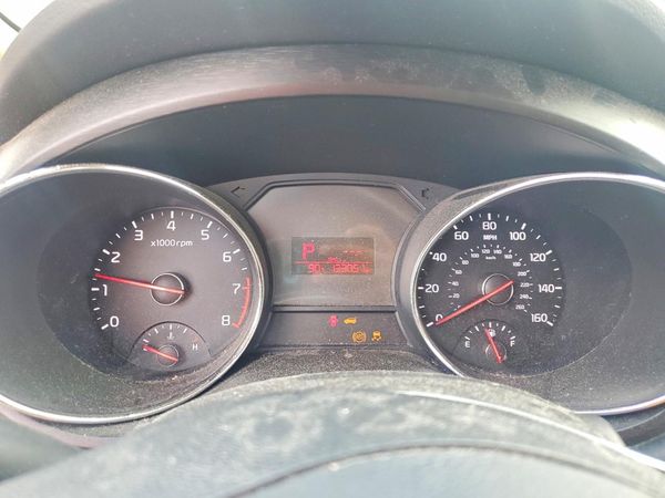 2016 KIA SEDONA LX - Middle-low