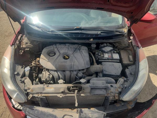 2013 HYUNDAI ELANTRA