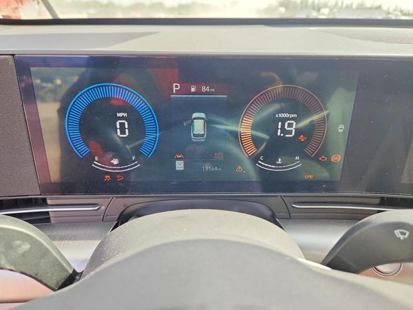 2024 HYUNDAI KONA SE
