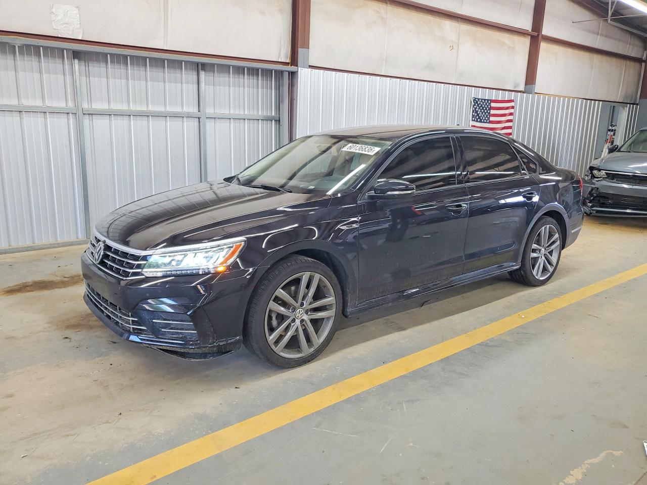 2018 VOLKSWAGEN PASSAT S, R-Line