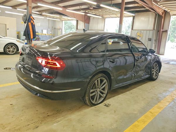 2018 VOLKSWAGEN PASSAT S, R-Line