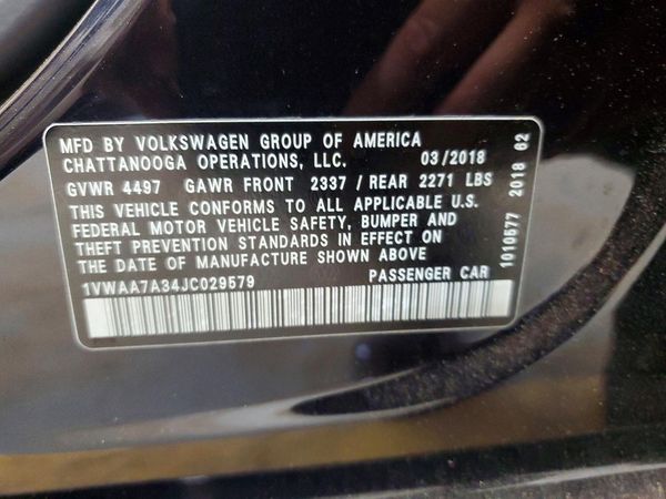 2018 VOLKSWAGEN PASSAT S, R-Line