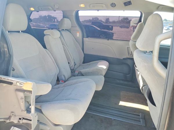 2015 TOYOTA SIENNA