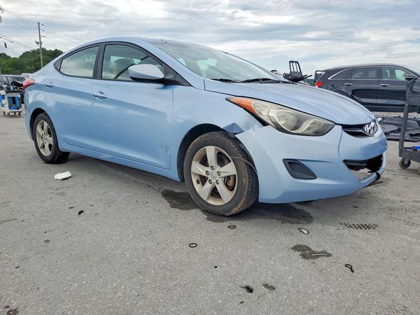 2013 HYUNDAI ELANTRA
