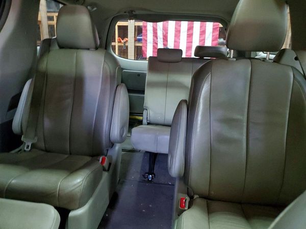 2013 TOYOTA SIENNA