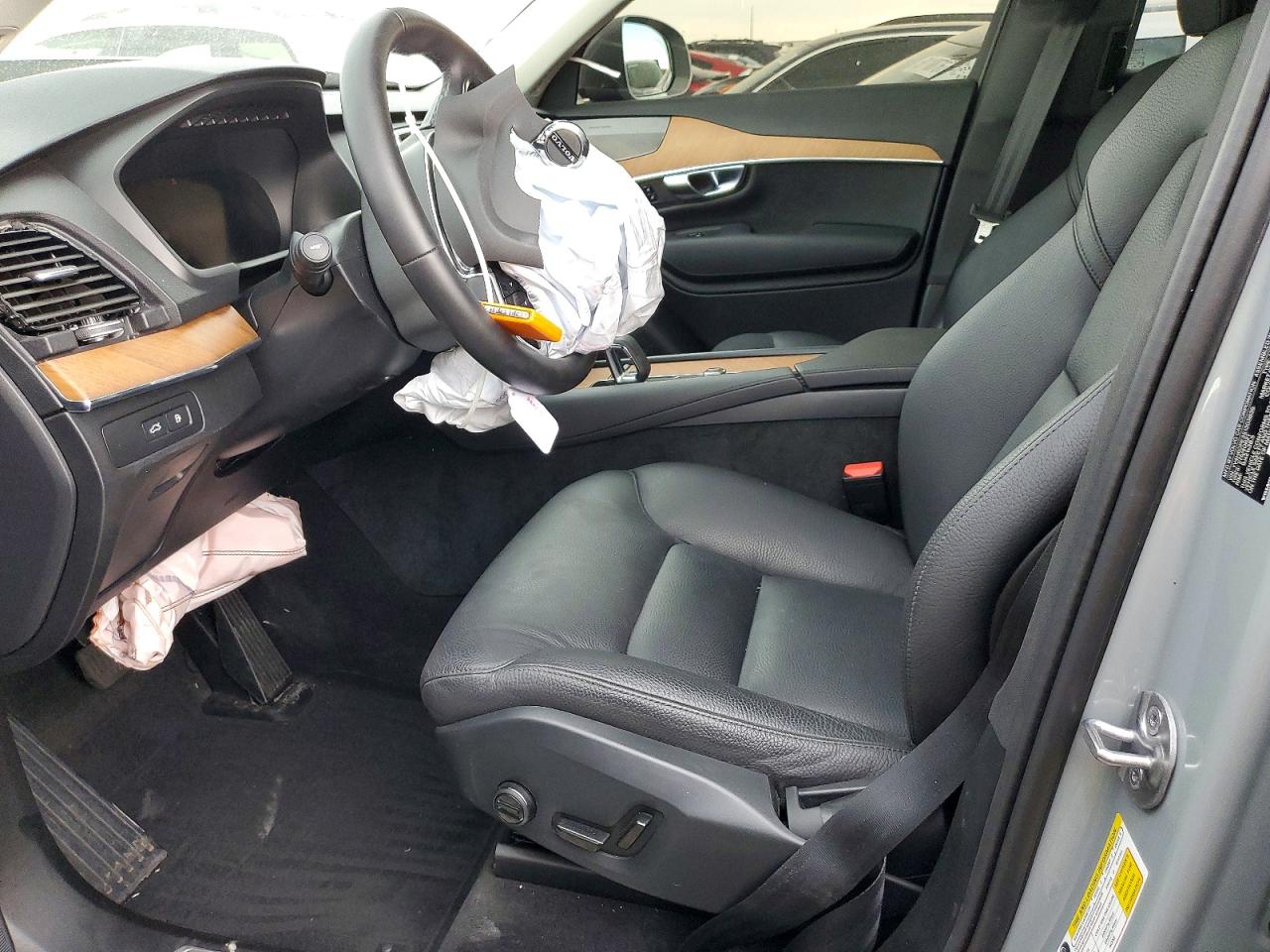 2025 VOLVO XC90 Plus Bright