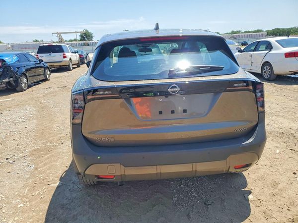 2025 NISSAN KICKS S