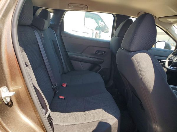 2025 NISSAN KICKS S