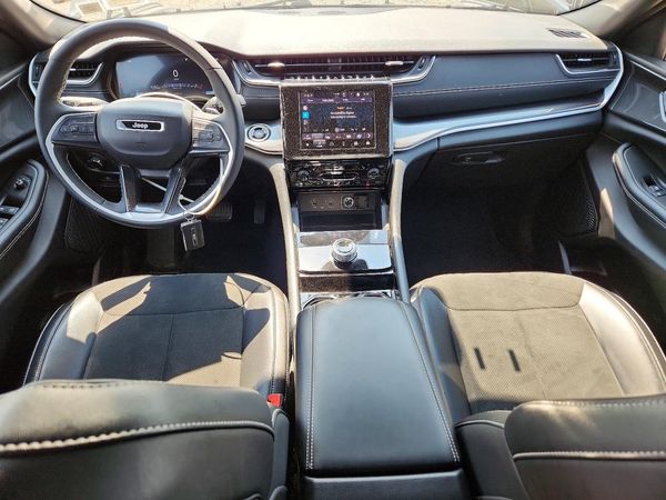2023 JEEP GRAND CHEROKEE Laredo, Altitude