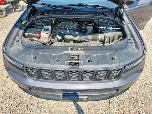 2023 JEEP GRAND CHEROKEE Laredo, Altitude