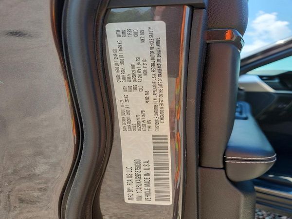 2023 JEEP GRAND CHEROKEE Laredo, Altitude