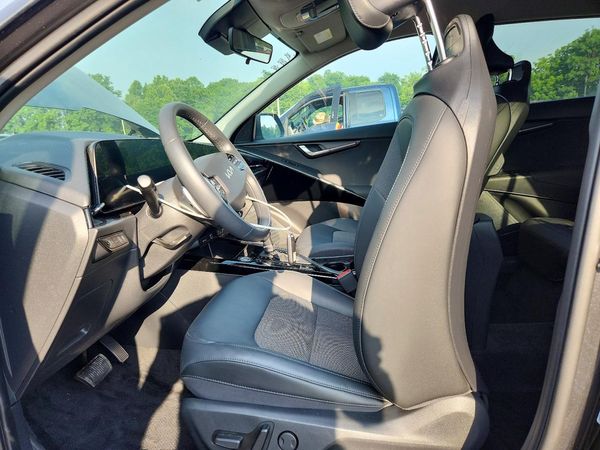 2024 KIA NIRO EX