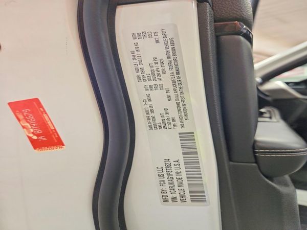 2023 JEEP GRAND CHEROKEE L LAREDO 4X4
