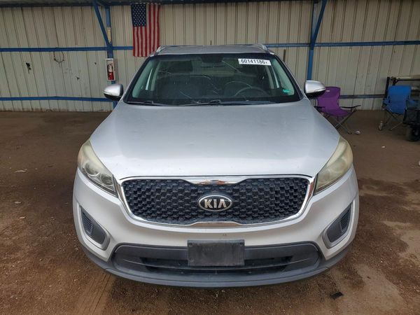 2017 KIA SORENTO L, LX
