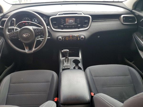 2017 KIA SORENTO L, LX