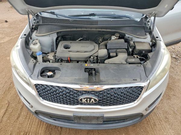 2017 KIA SORENTO L, LX