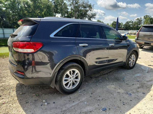 2017 KIA SORENTO L, LX