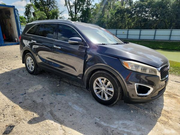 2017 KIA SORENTO L, LX