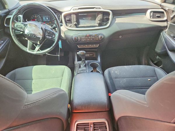 2017 KIA SORENTO L, LX