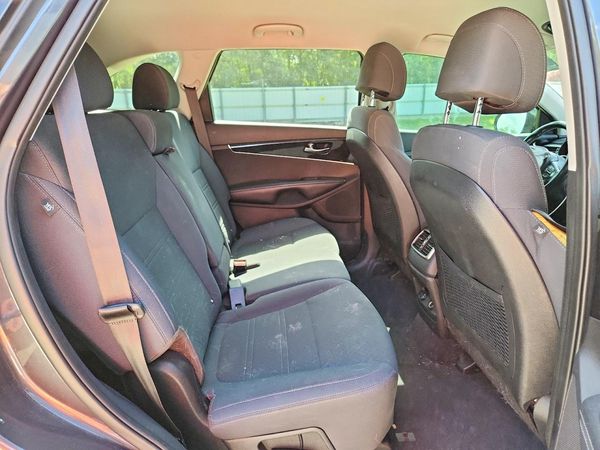 2017 KIA SORENTO L, LX
