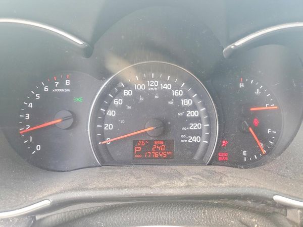 2015 KIA SORENTO GL