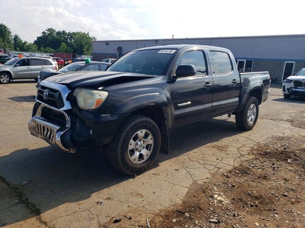 2015 TOYOTA TACOMA