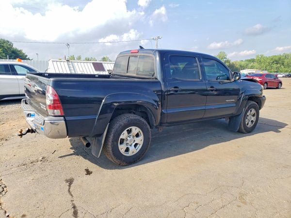 2015 TOYOTA TACOMA
